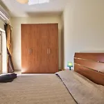 Apartment Emerald Court & Penthouse With Heated Jacuzzi Sliema