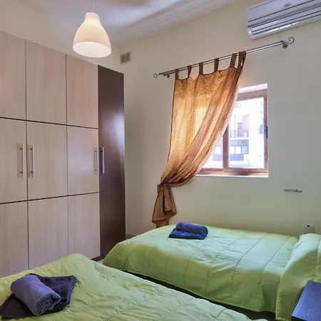 Radiant & Penthouse With Jacuzzi * 斯利马