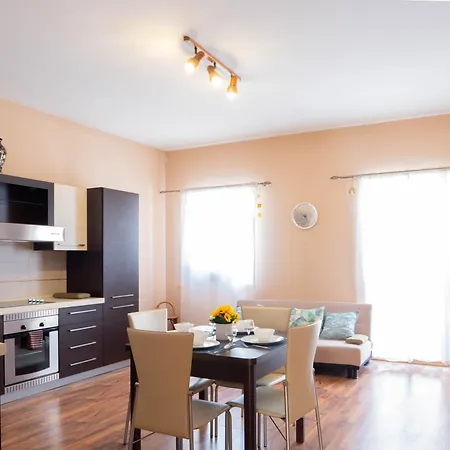 Radiant & Penthouse With Jacuzzi