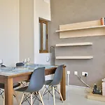 Emerald Court Apartments & Penthouse With Heated Jacuzzi * 슬리에마