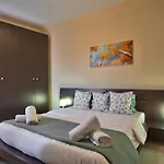 아파트 Emerald Court Apartments & Penthouse With Heated Jacuzzi *
