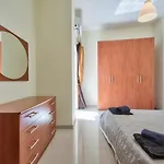 아파트 Emerald Court Apartments & Penthouse With Heated Jacuzzi *