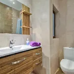 아파트 Emerald Court Apartments & Penthouse With Heated Jacuzzi *