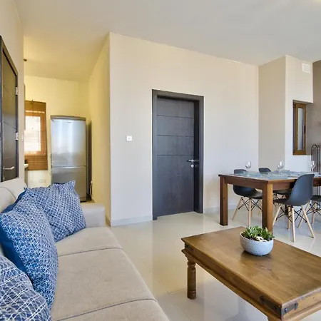 Radiant & Penthouse With Jacuzzi Apartamento Sliema