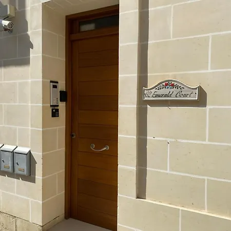 Radiant & Penthouse With Jacuzzi