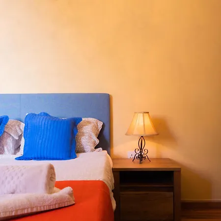 Emerald Court Apartments & Penthouse With Heated Jacuzzi 아파트 슬리에마