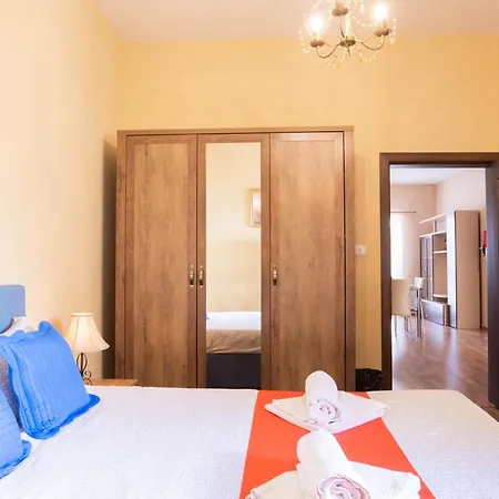 Radiant & Penthouse With Jacuzzi *