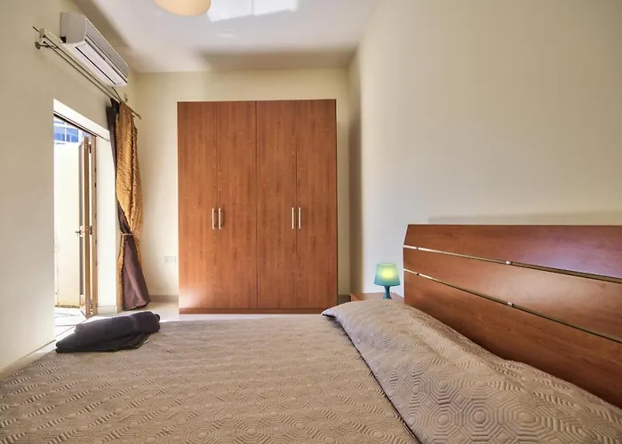 아파트 Radiant & Penthouse With Jacuzzi 슬리에마