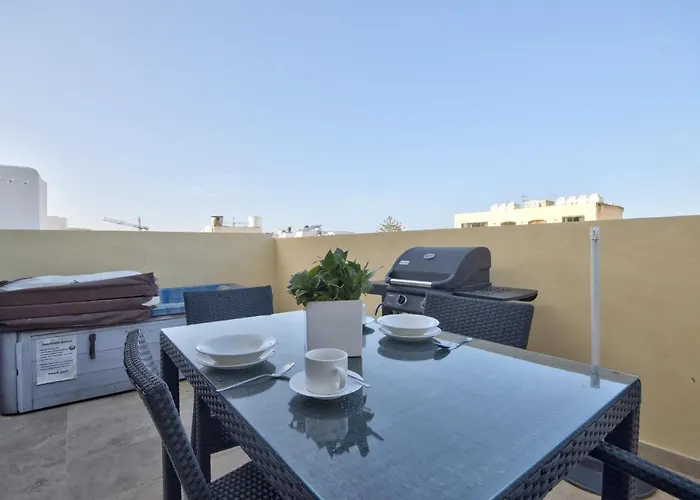 Radiant & Penthouse With Jacuzzi