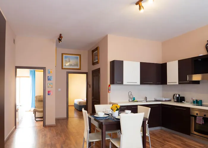 아파트 Radiant & Penthouse With Jacuzzi *