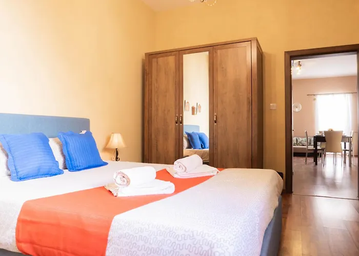 Radiant & Penthouse With Jacuzzi