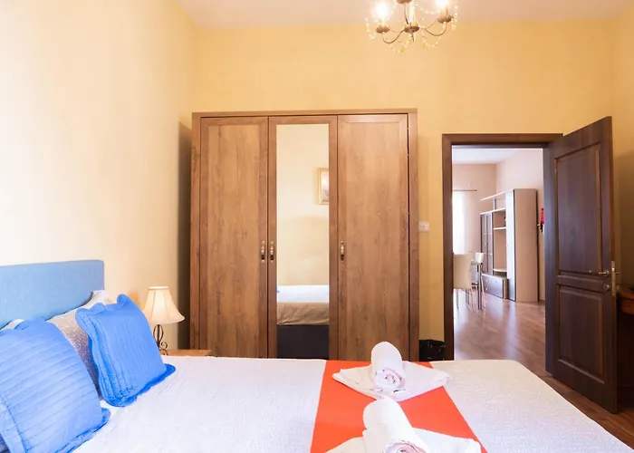 Radiant & Penthouse With Jacuzzi *