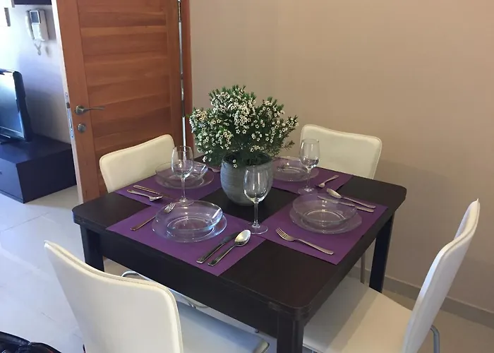 Radiant & Penthouse With Jacuzzi 아파트 *