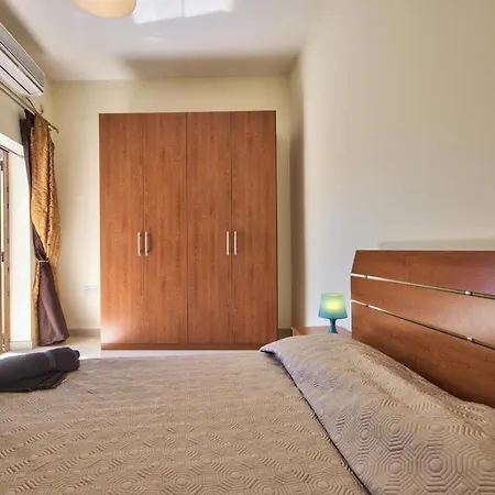 Apartmán Radiant & Penthouse With Jacuzzi Sliema