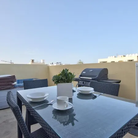 Radiant & Penthouse With Jacuzzi