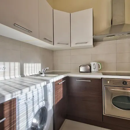 Emerald Court - Radiant & Penthouse By Shortletsmalta Apartment *
