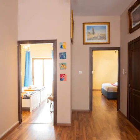 Emerald Court - Radiant & Penthouse By Shortletsmalta Sliema