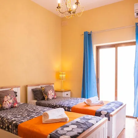 Emerald Court - Radiant & Penthouse By Shortletsmalta Sliema