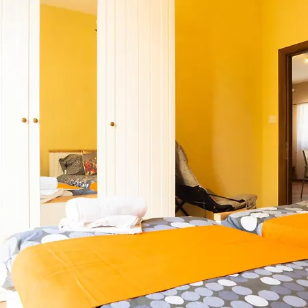 Apartmán Radiant & Penthouse With Jacuzzi