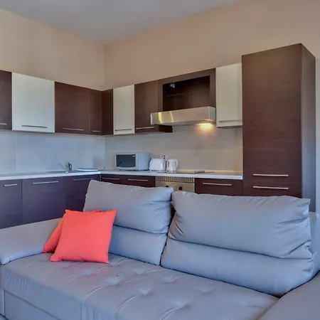Apartment Emerald Court - Radiant & Penthouse By Shortletsmalta *
